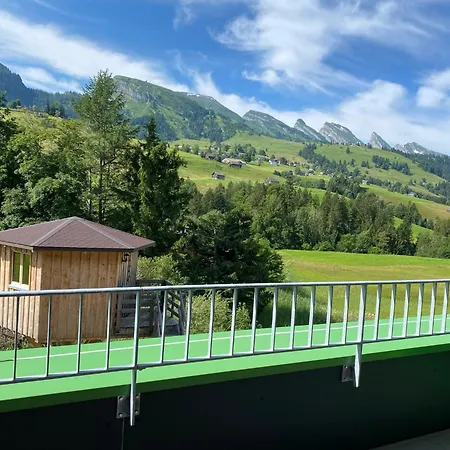 Rietidylle Mit Atemberaubendem Blick Auf Churfirsten * Wildhaus