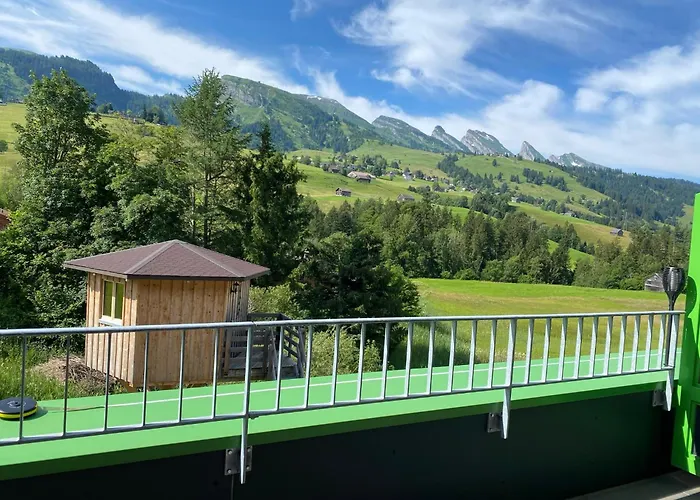 Rietidylle Mit Atemberaubendem Blick Auf Churfirsten * Wildhaus